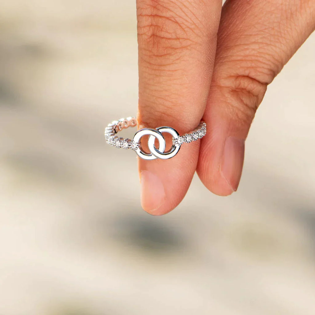 Pavé Interlocking Ring