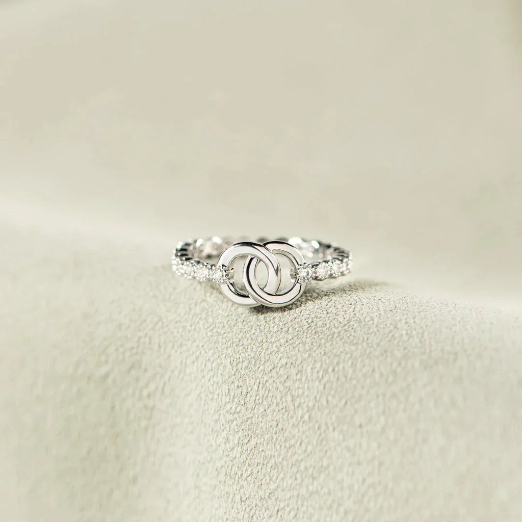 Pavé Interlocking Ring